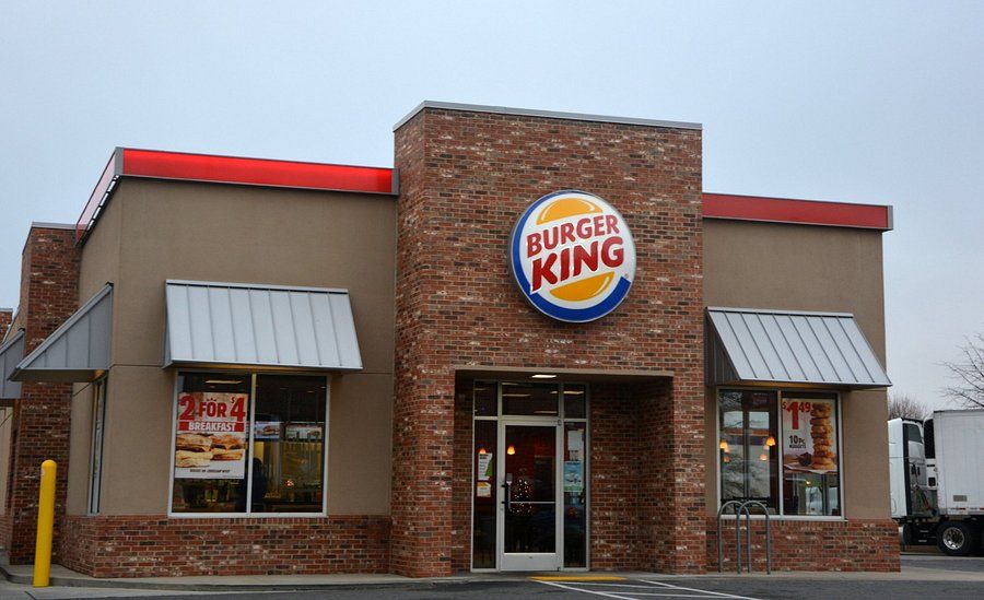 Multi-Tenant Commercial Property — Triple Income Stream with Global Brand Anchor